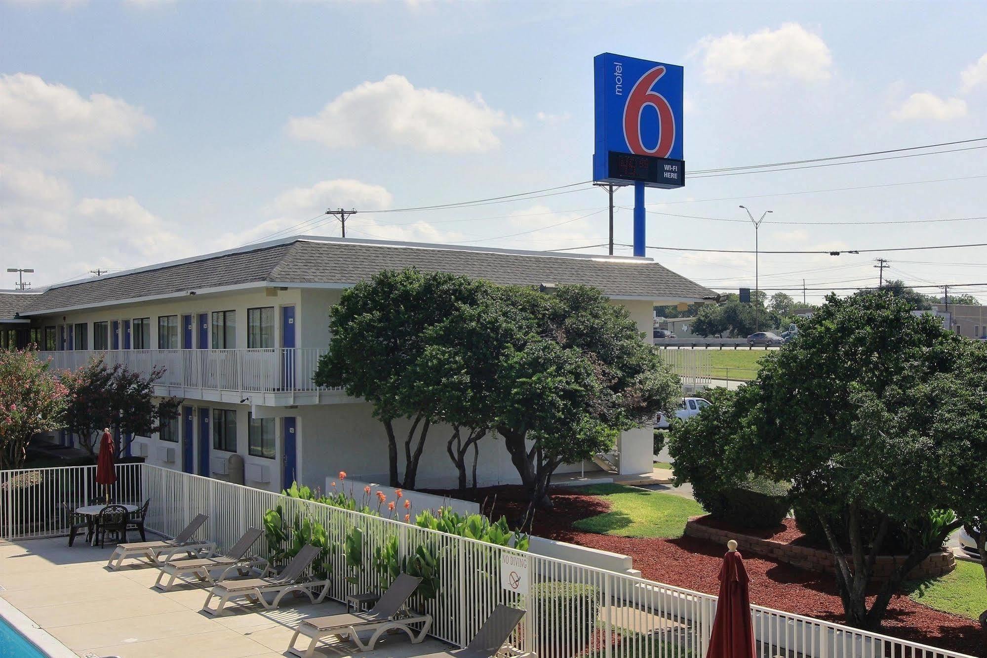 Motel 6-Austin, Tx - North Екстериор снимка
